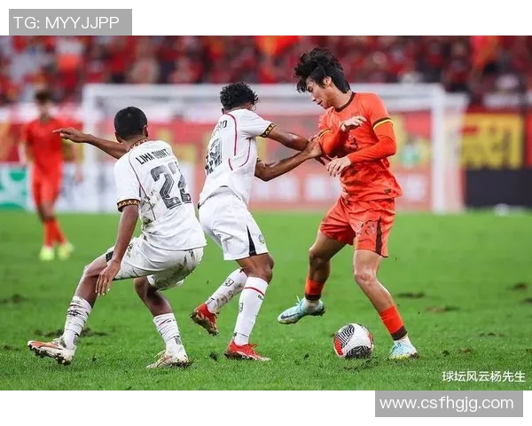 激烈对抗与战略较量并存 足球比赛中的技战术分析与球员表现解读